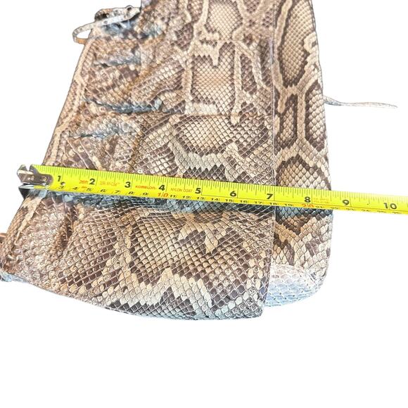 Elegant Snake Print Shoulder Bag - Picture 9 of 10